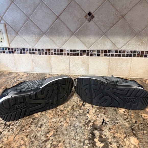 Ash Lunatic Bis Black Sneakers - Size 8 - Like New - Picture 2 of 3